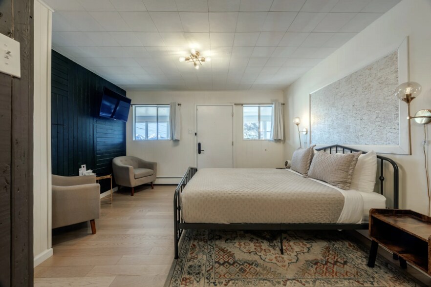 More Photos Of 207 Elm St, Leadville Hotel For Sale