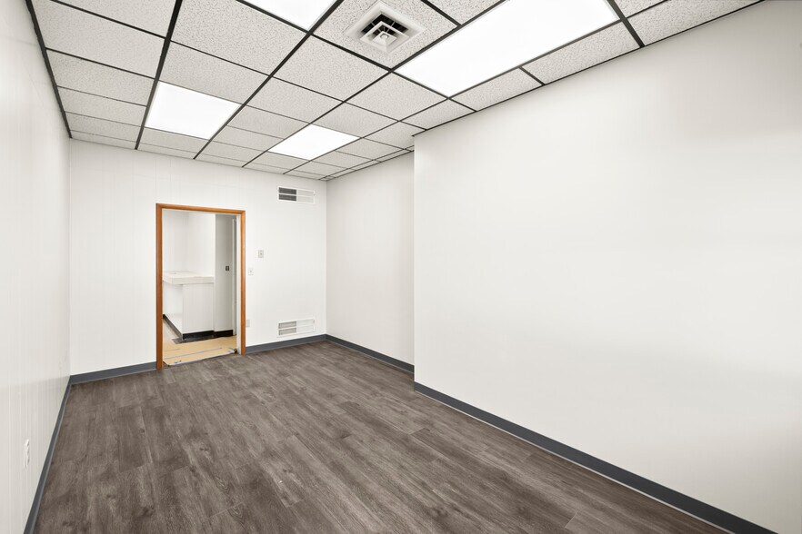 More Photos Of 639 Frederick St, Hanover Light Manufacturing For Lease