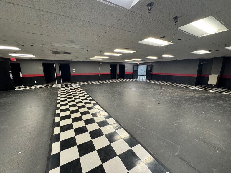 More Photos Of 7700 E 38th St, Tulsa Manufacturing For Sale