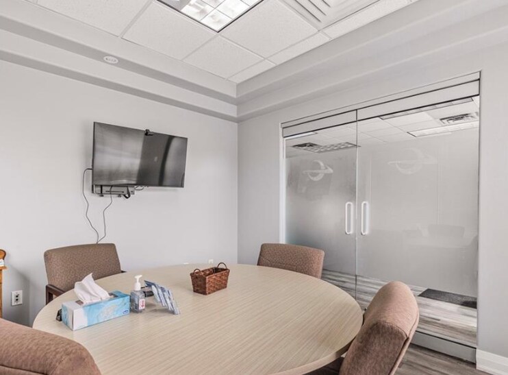 More Photos Of 361 King St, Midland Office For Lease