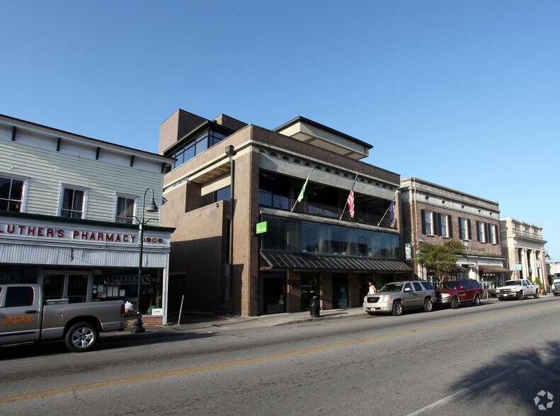 More Photos Of 916 Bay St, Beaufort Office For Sale