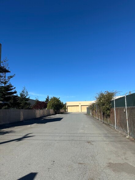 More Photos Of 2634 Bayshore Blvd, Daly City Warehouse For Sale