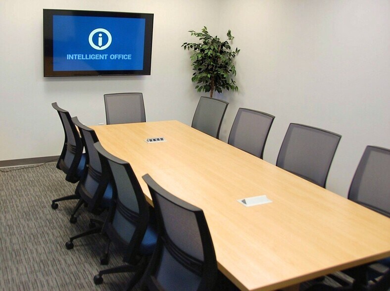 More Photos Of 755 W Big Beaver Rd, Troy Coworking Space