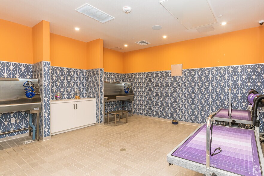 More Photos Of 375 Camino De La Reina, San Diego Multifamily For Sale