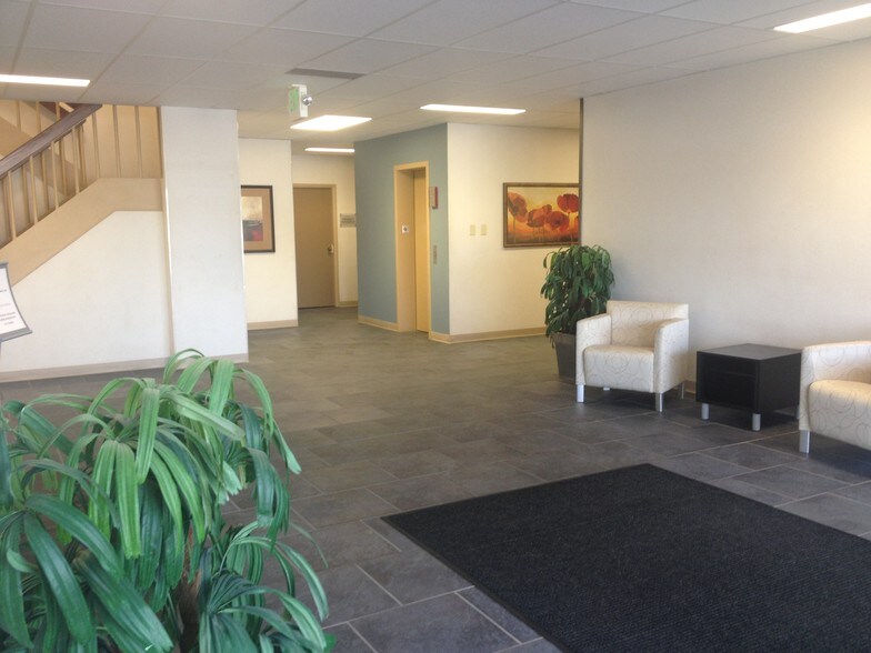 More Photos Of 5455 W 86th St, Indianapolis Office For Lease