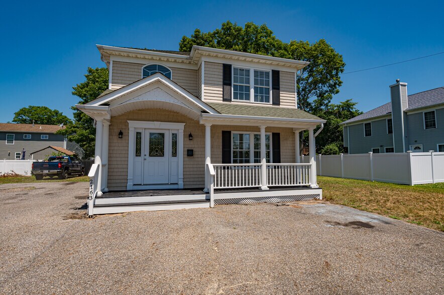 More Photos Of 2163 Sunrise Hwy, Islip Office For Sale