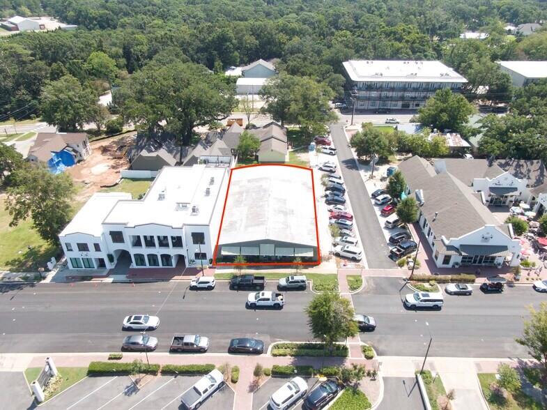 More Photos Of 150 N Section St, Fairhope General Retail For Sale