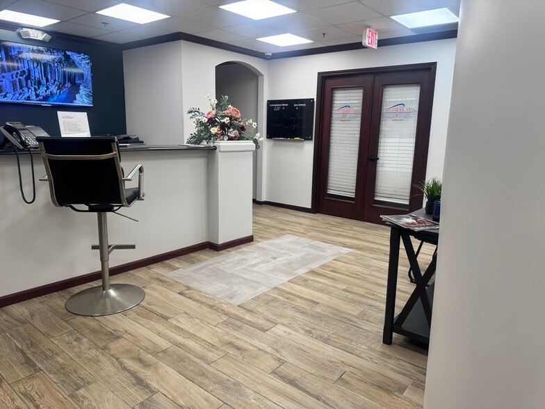 More Photos Of 13810-13854 Lakeside Cir, Sterling Heights Storefront Retail Office For Lease