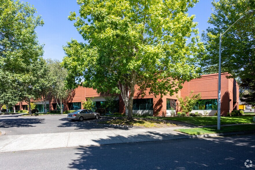 More Photos Of 5950 NE Jacobson St, Hillsboro Unknown For Lease