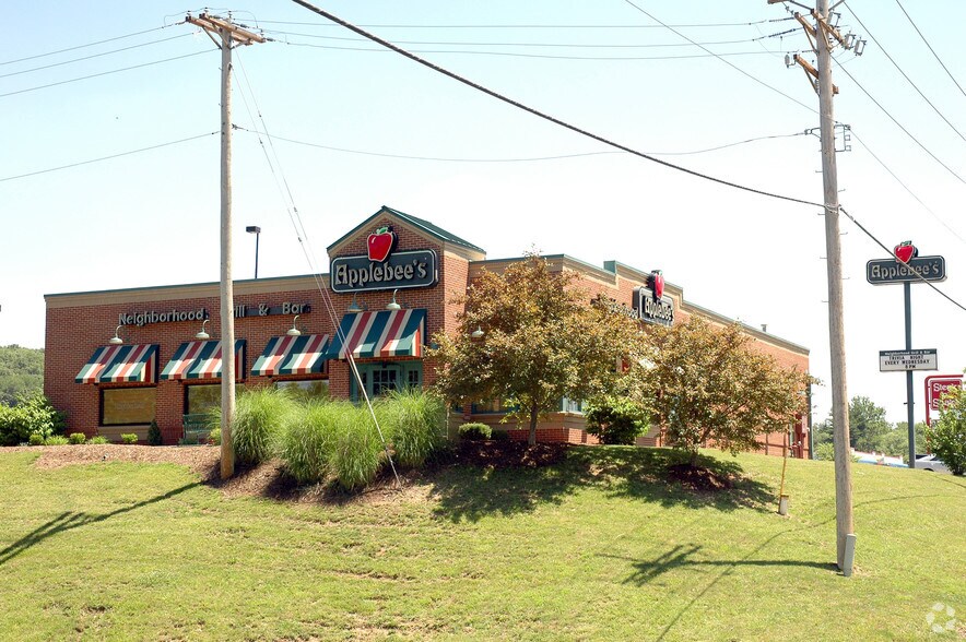 More Photos Of 198 Eureka Towne Center Dr, Eureka Restaurant For Lease