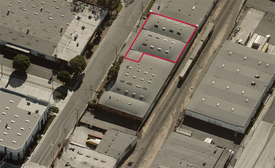 More Photos Of 2229 Yates Ave, Commerce Warehouse For Lease