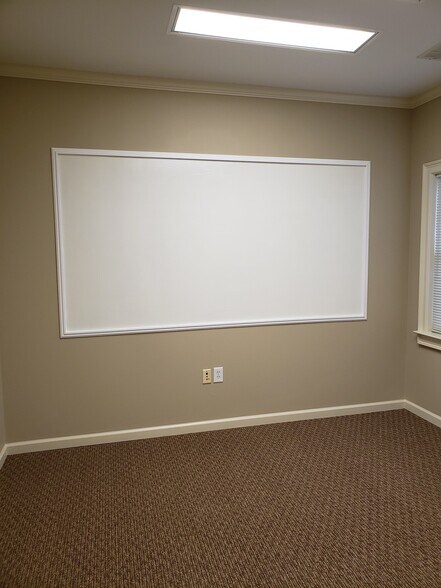 More Photos Of 2230 Towne Lake Pky, Woodstock Office For Lease