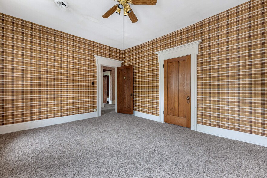 More Photos Of 405 E Spring St, Saint Marys Office Residential For Sale