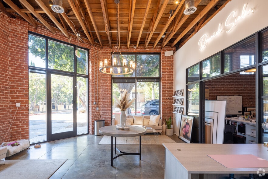 More Photos Of 1005 N Madison Ave, Los Angeles Storefront Retail Office For Lease