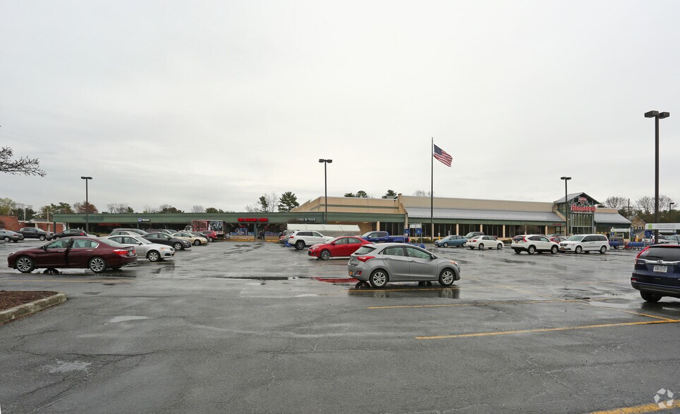 More Photos Of 27 Gansevoort Rd, South Glens Falls General Retail For Lease