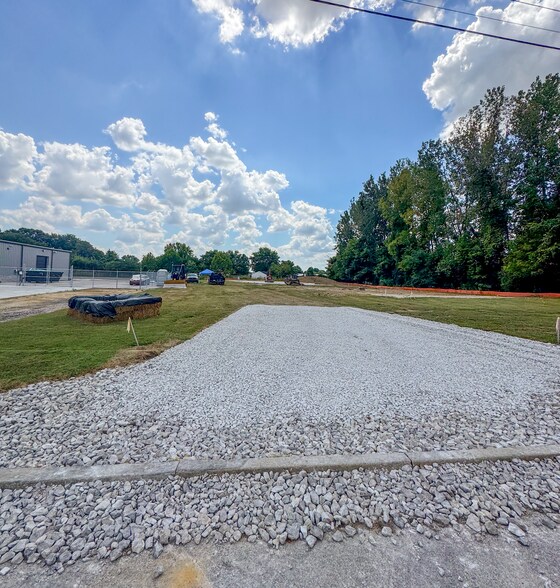 More Photos Of 3230 Warehouse Road rd, Owensboro Unknown For Lease