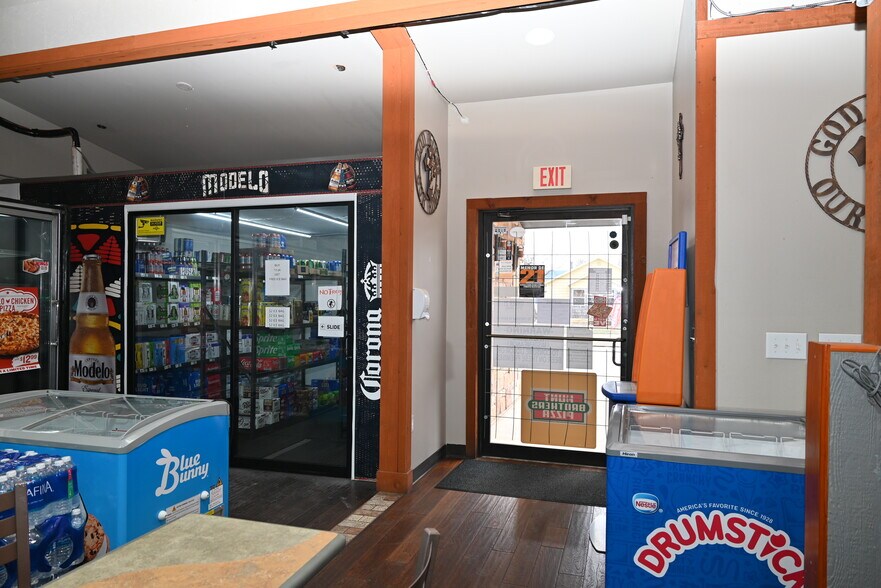 More Photos Of 121 S Berry St, Burkburnett Restaurant For Sale