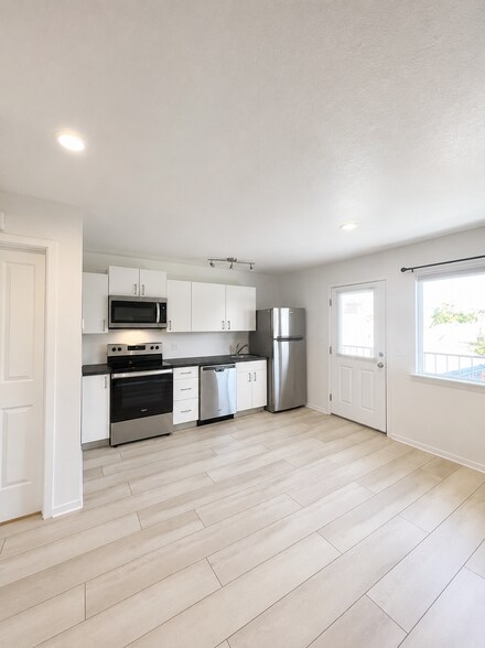 More Photos Of 521 Sinclair, Reno Apartments For Sale