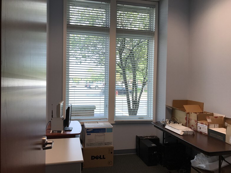 More Photos Of 28369 Davis Pky, Warrenville Office For Lease