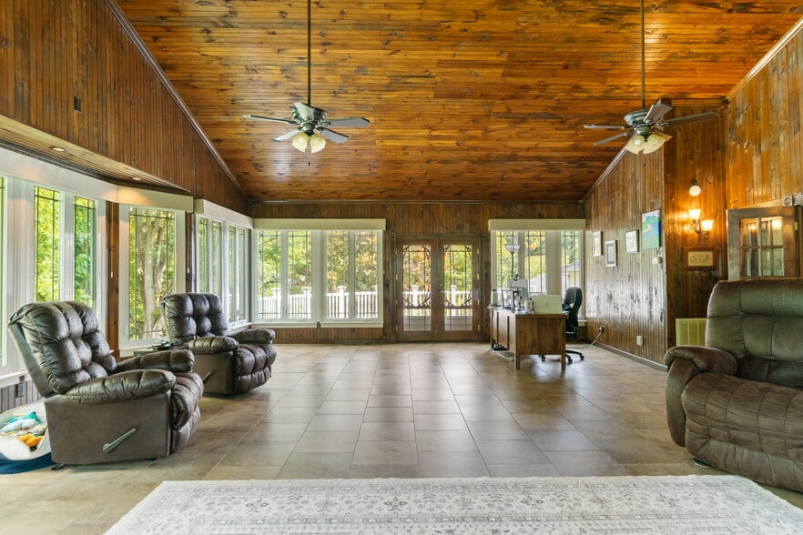 More Photos Of 639 Tower St, Tazewell Specialty For Sale