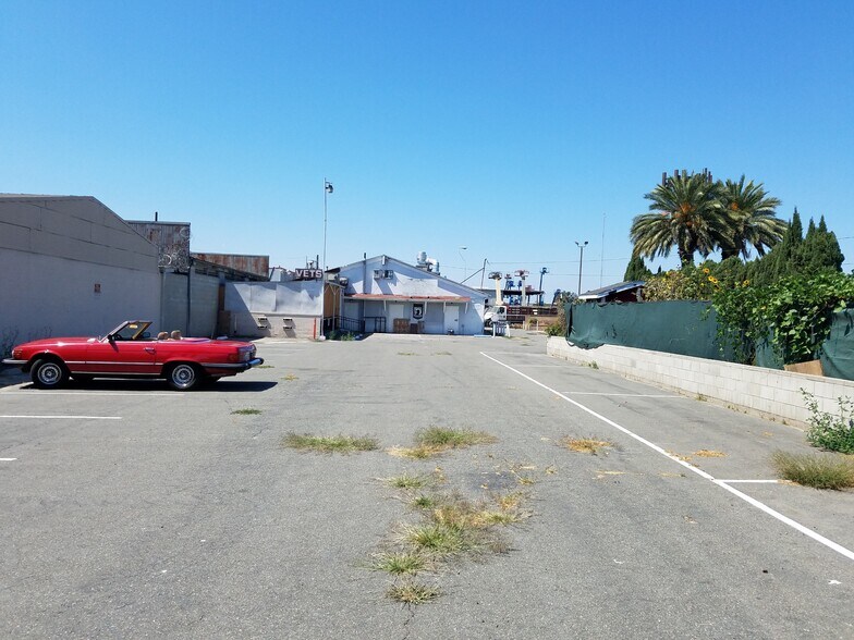 More Photos Of 2805 E South St, Long Beach Warehouse For Sale