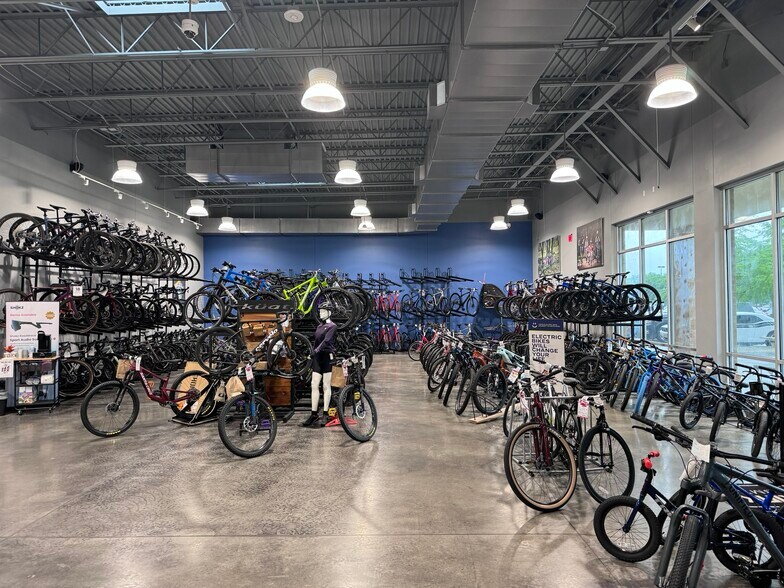 More Photos Of 9040 Falcon View Dr, McKinney Storefront For Sale