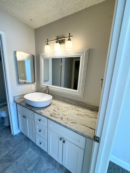 More Photos Of 1043 39th St, Sacramento Apartments For Sale