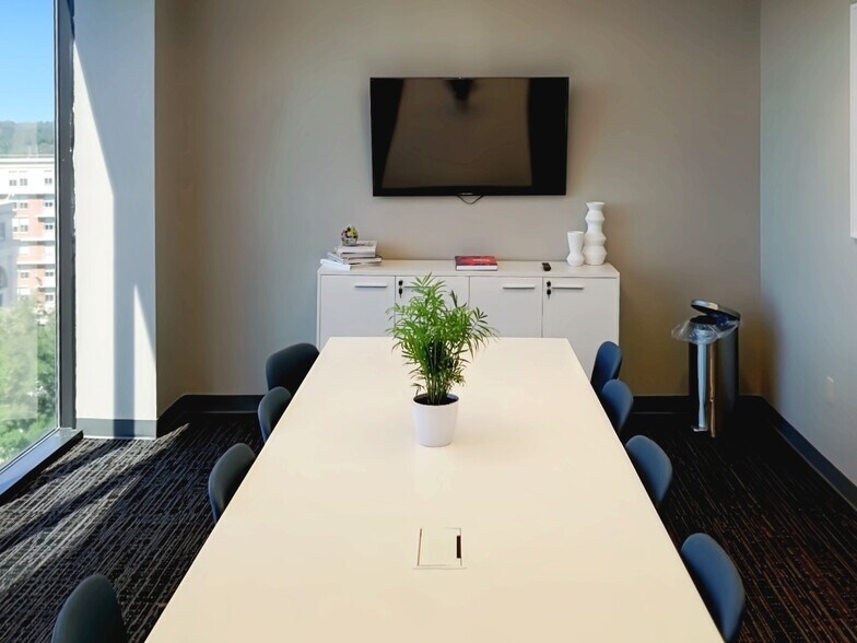 More Photos Of 101 N Monroe St, Tallahassee Coworking Space