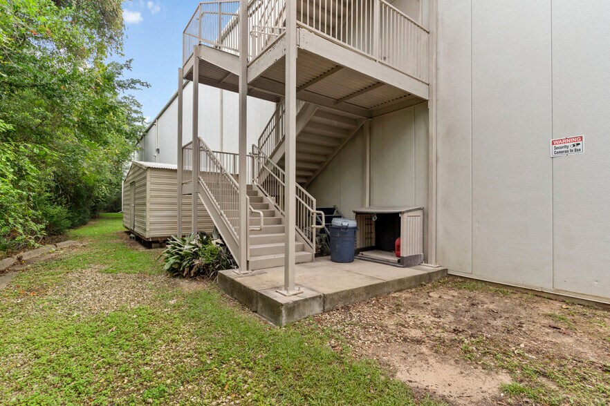 More Photos Of 2908 Mahan Dr, Tallahassee Self Storage For Sale