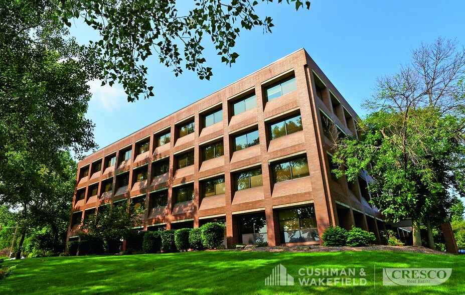 More Photos Of 4141 Rockside Rd, Seven Hills Office For Sale