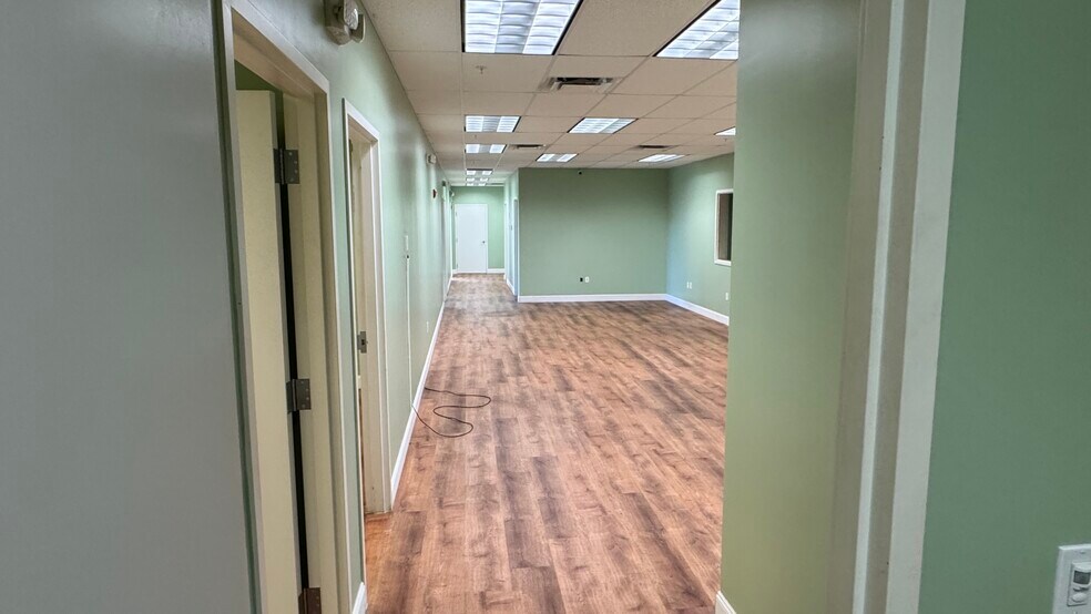 More Photos Of 740 S Powerline Rd, Deerfield Beach Warehouse For Lease