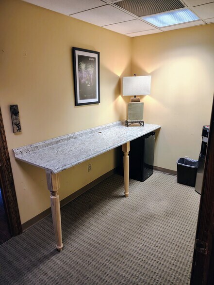 More Photos Of 1337 Virginia St, Charleston Office For Sale