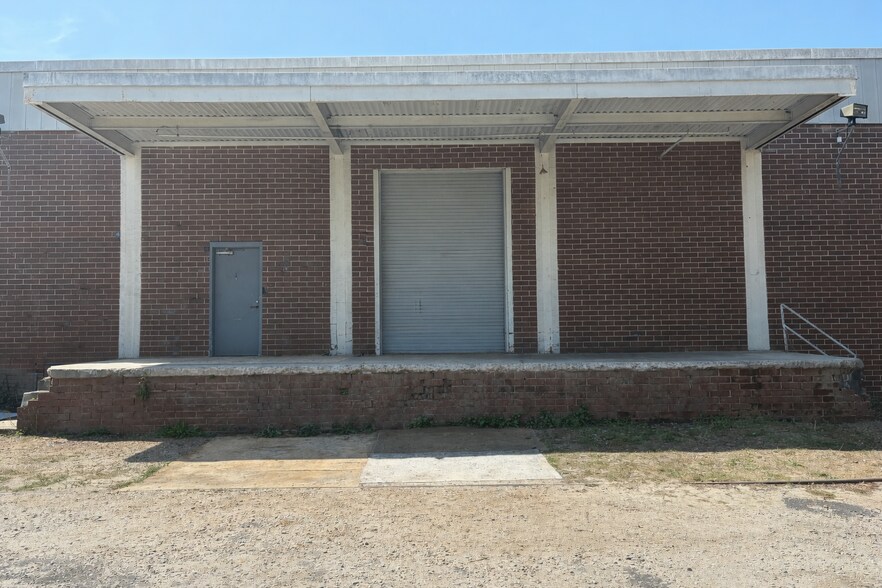 More Photos Of 40 Shanklin Rd, Beaufort Warehouse For Sale