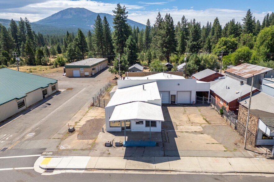 More Photos Of 37087 Main St, Burney Showroom For Sale