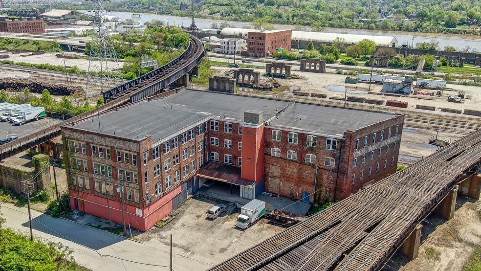 More Photos Of 1275 Budd St, Cincinnati Warehouse For Lease