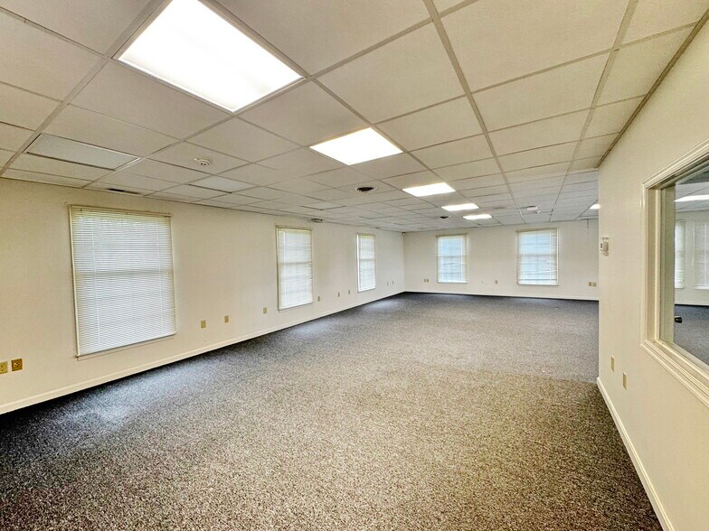 More Photos Of 18119 N Sussex Hwy, Bridgeville Office For Lease