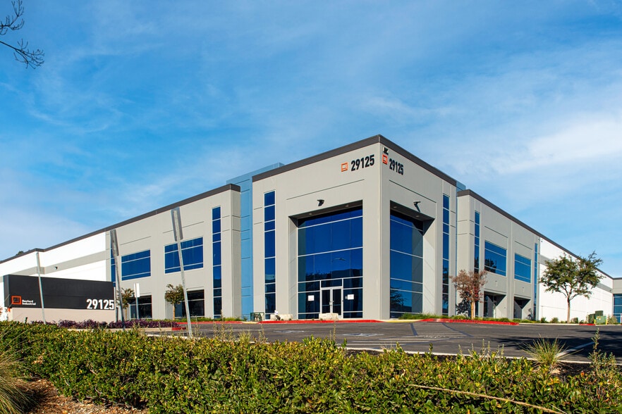 More Photos Of 29125 Avenue Paine, Valencia Warehouse For Lease