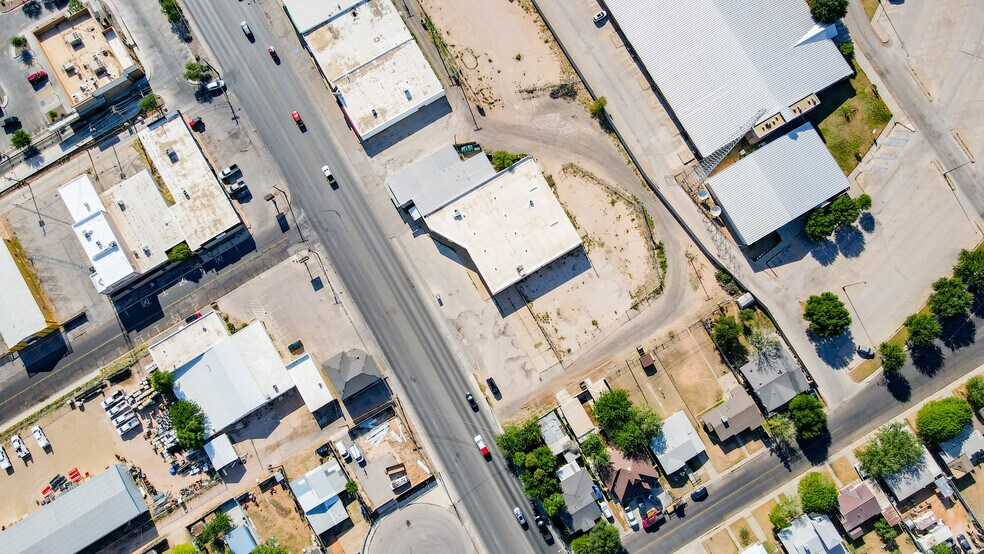 More Photos Of 305 E University Blvd, Odessa Storefront Retail Office For Lease