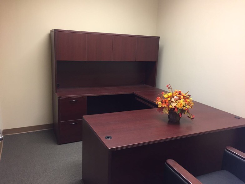 More Photos Of 10475 Medlock Bridge Rd, Johns Creek Storefront For Sale