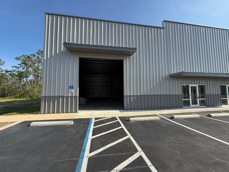 More Photos Of 142 John Galt Rd, Santa Rosa Beach Industrial For Lease