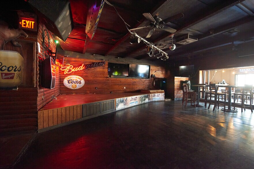 More Photos Of 3841 Hamner Ave, Norco Bar For Sale