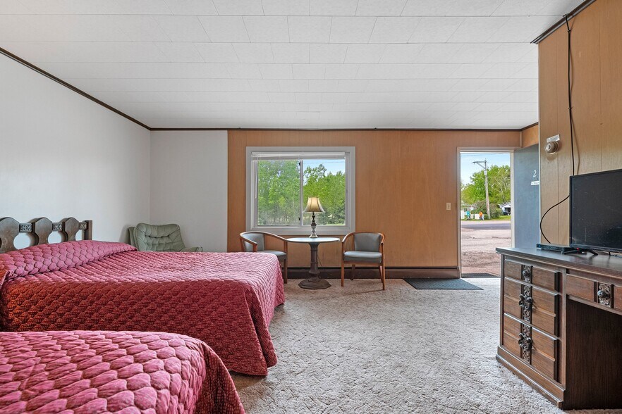 More Photos Of W11466 US Hwy 8, Dunbar Restaurant For Sale