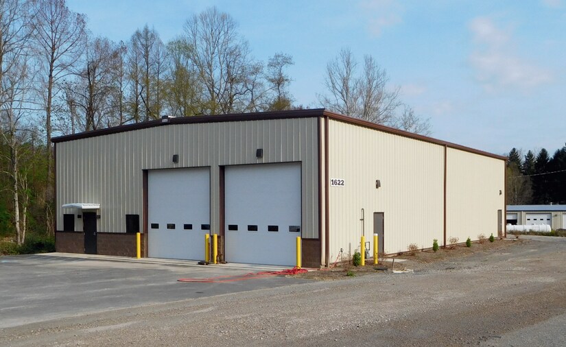 Primary Photo Of 1622 Glass Ave, Fairmont Light Manufacturing For Lease