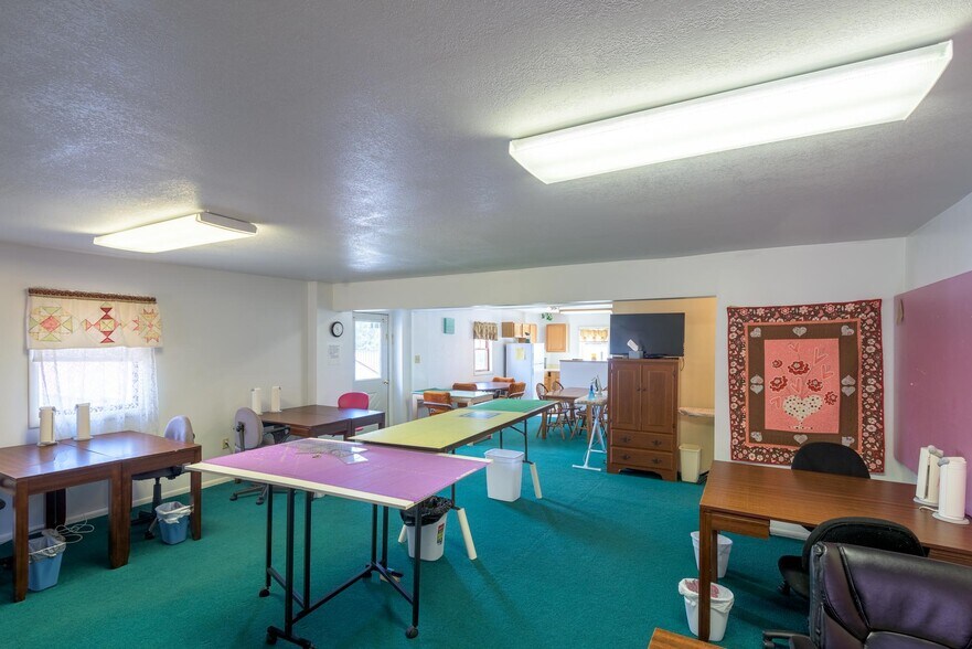 More Photos Of 21 E Pine, Pinedale General Retail For Sale