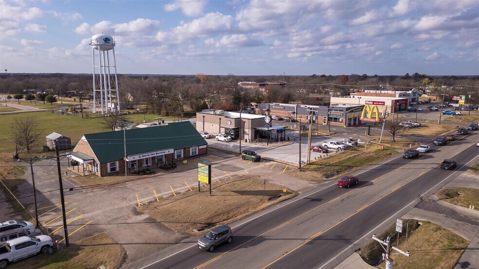 More Photos Of 8866 Highway 34 S, Quinlan Office For Sale