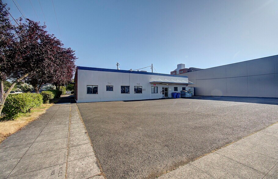 More Photos Of 1205 Ingalls St, Vancouver Lodge Meeting Hall For Sale