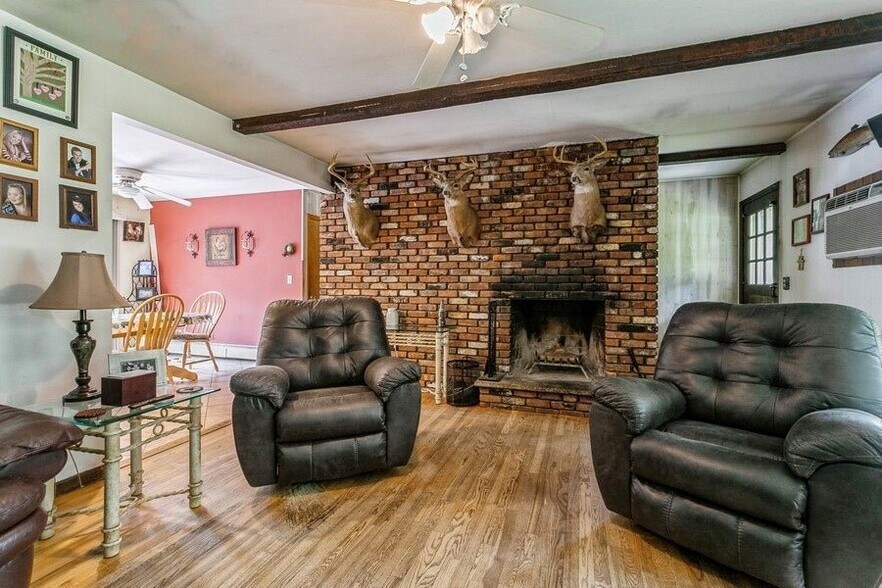 More Photos Of 109-111 N Cross Rd, Lagrangeville Veterinarian Kennel For Sale