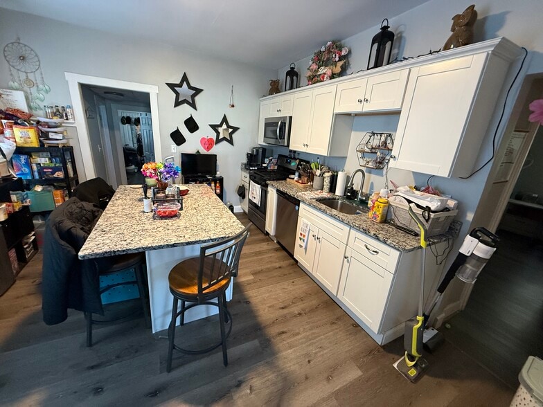 More Photos Of 113 Laurel Ave, Haverhill Apartments For Sale