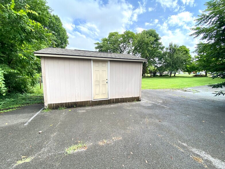 More Photos Of 78 Ash St, Calvert City Office For Sale