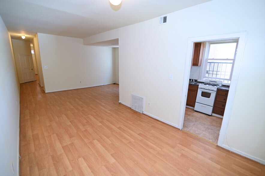 More Photos Of 513-519 12th St SE, Washington Apartments For Sale